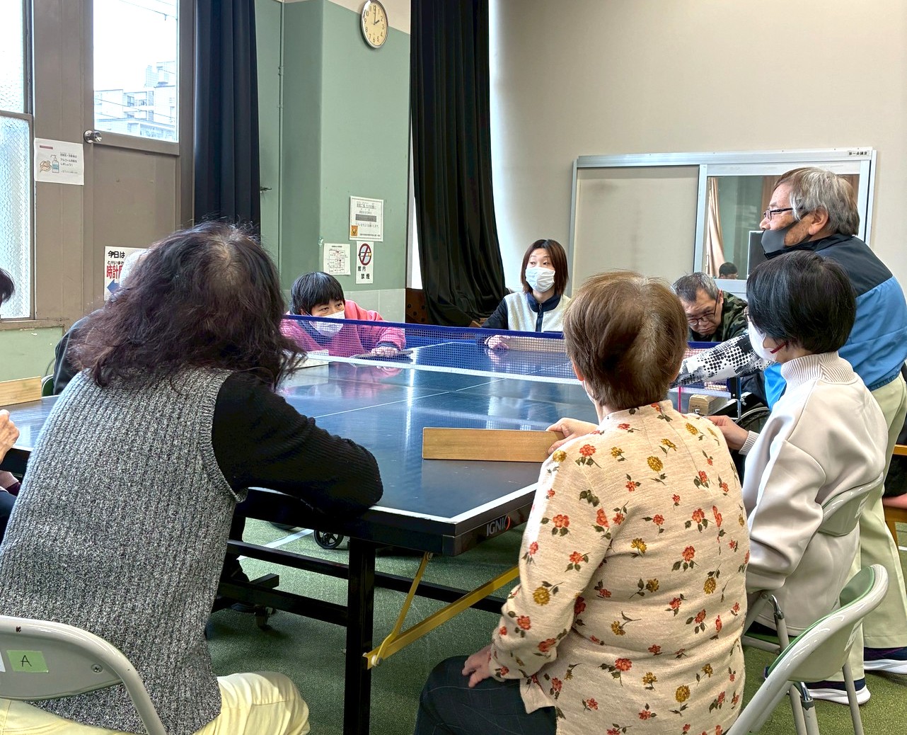 室内スポーツ教室の告知チラシ